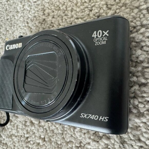 Canon PowerShot SX740 HS Digital Camera – 20.3 Megapixels, Black - Picture 3 of 8